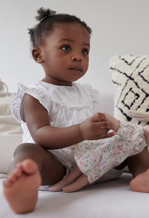 Babykleidung | Geschenke, Einteiler und Basics für Babys | Next UK